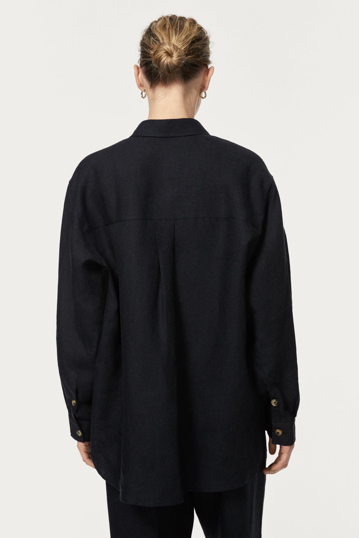 The Linen Twill Relaxed Overshirt balck navy
