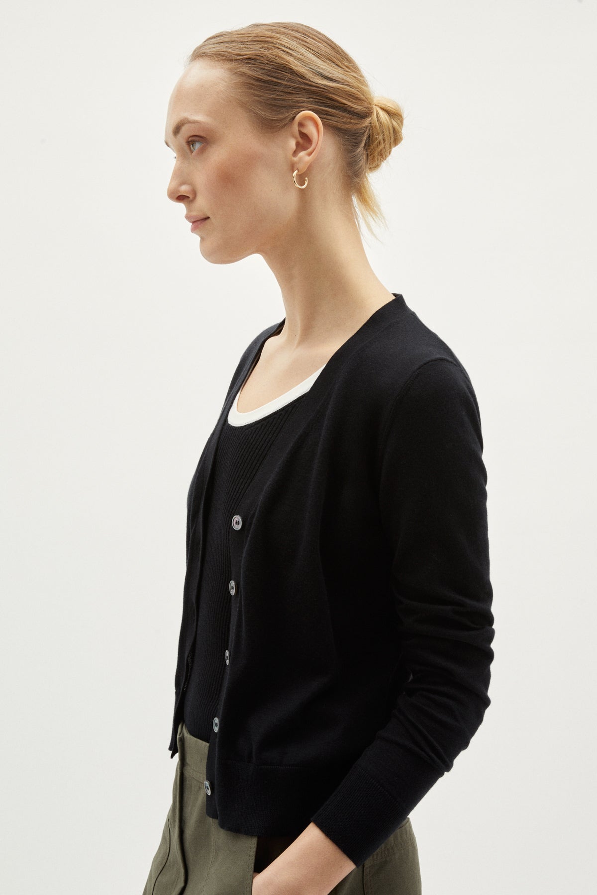 the organic cotton lightweight cardigan black