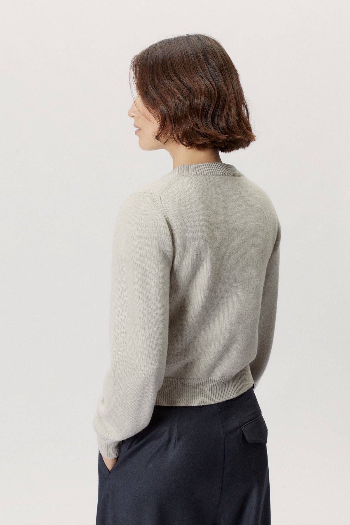 the merino wool cropped v neck pearl