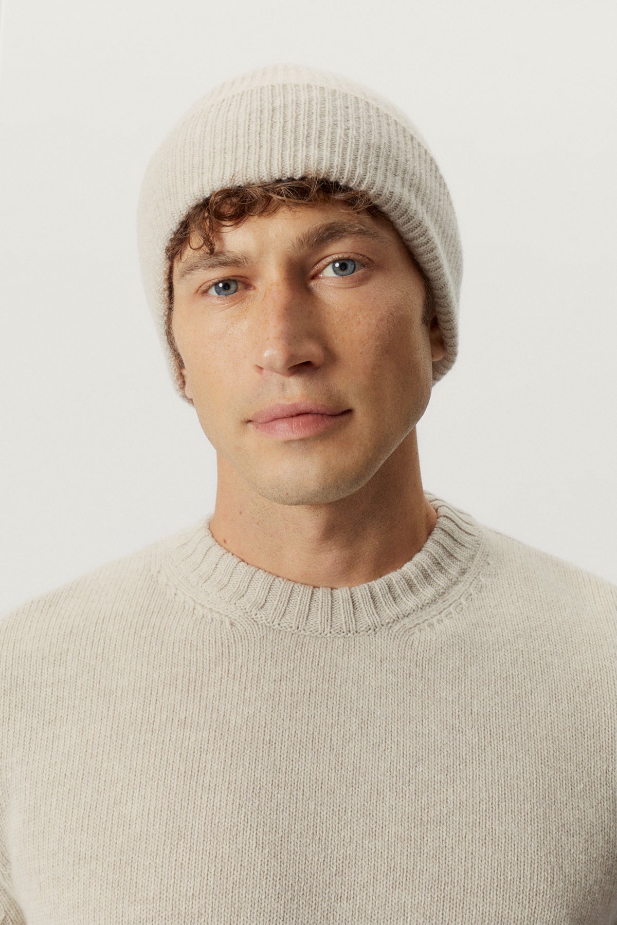the woolen ribbed beanie ecru