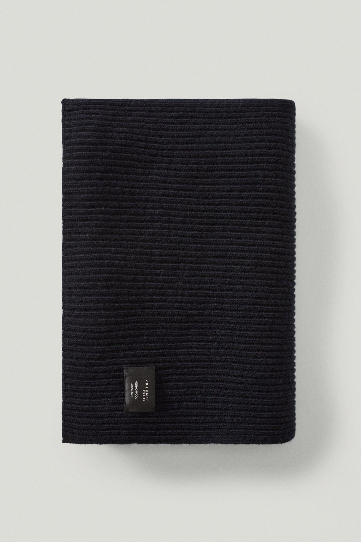 the woolen ribbed scarf blue navy