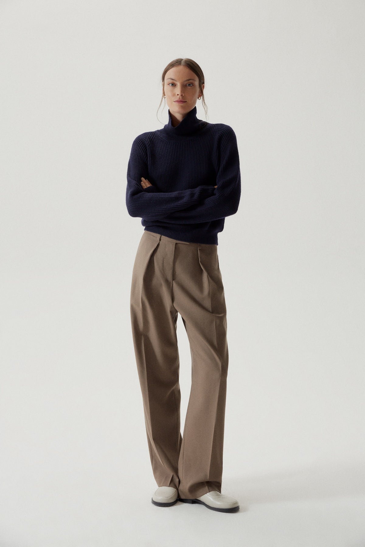 the merino wool cropped high neck oxford blue