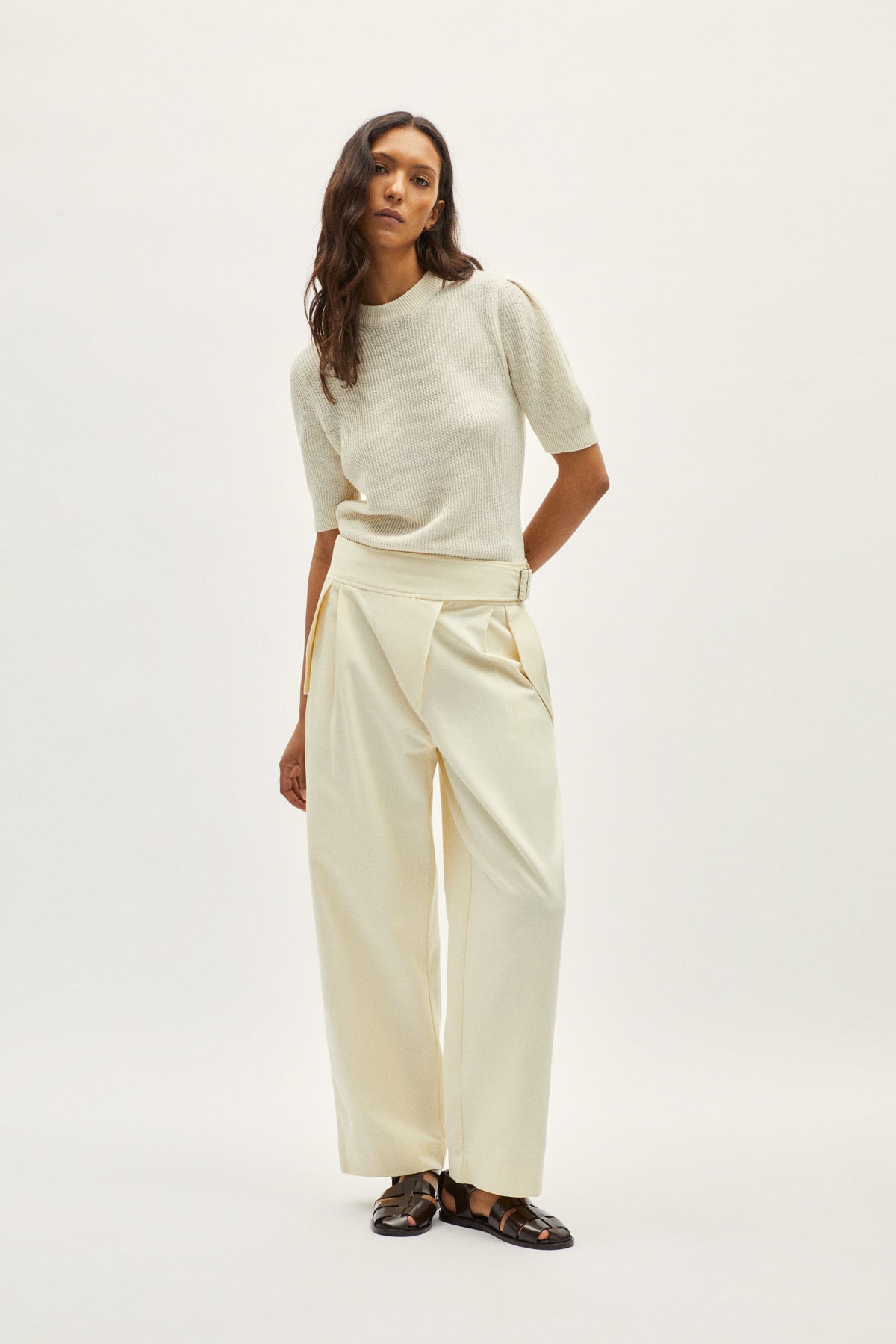 the linen cotton ribbed t shirt with pinces milk white