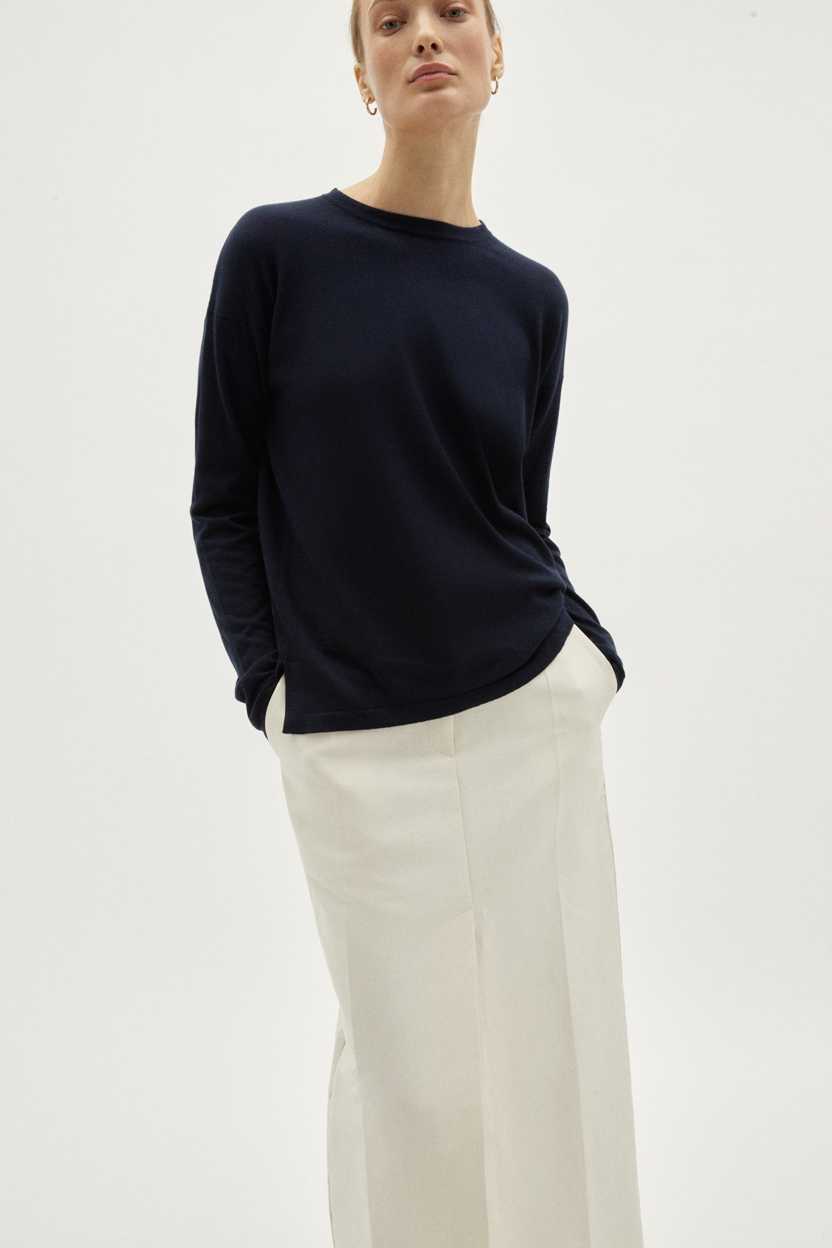 lightweight long sleeve t shirt in organic cotton deep blue