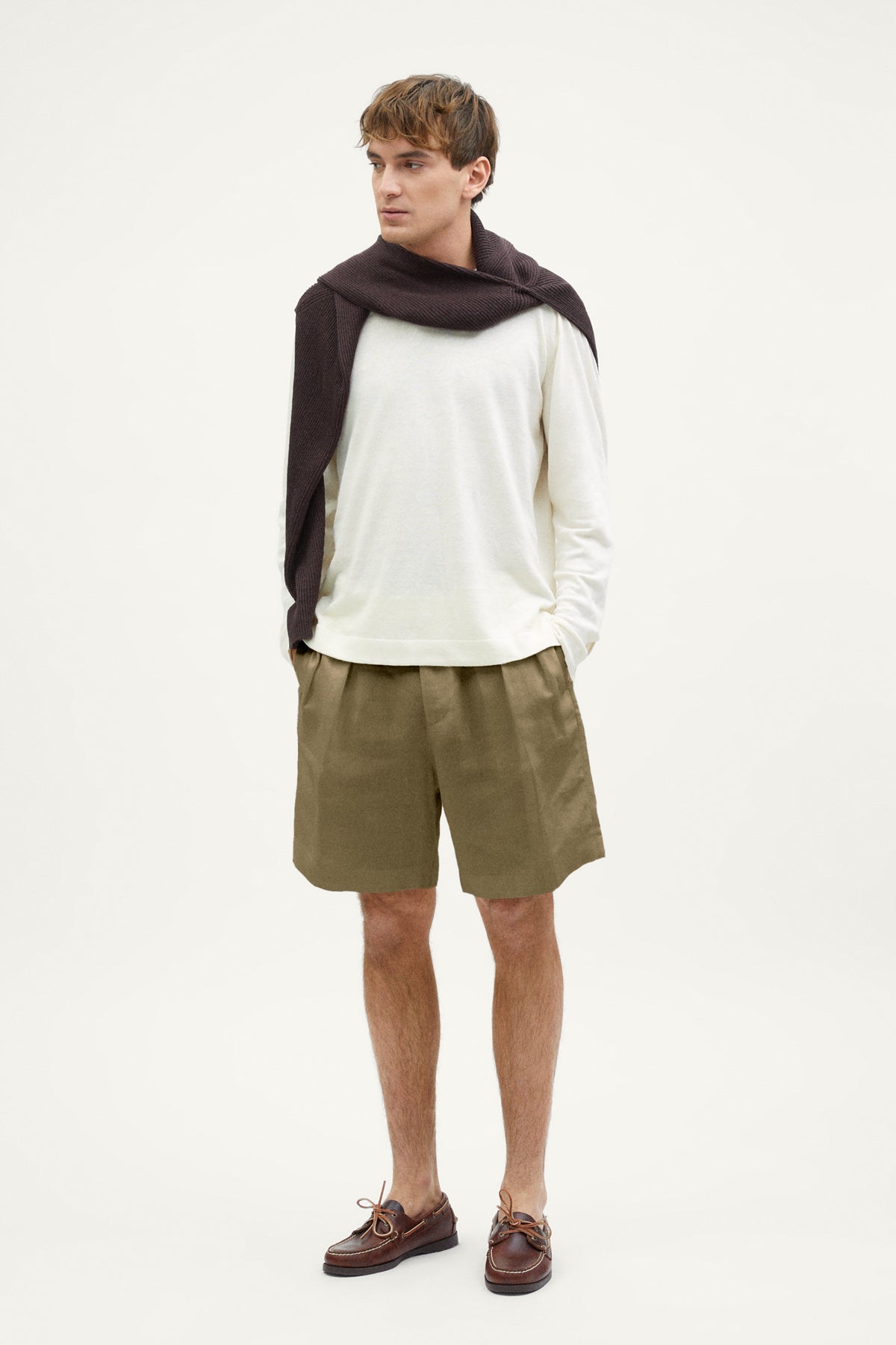 The Linen Twill Bermuda Shorts - sage green