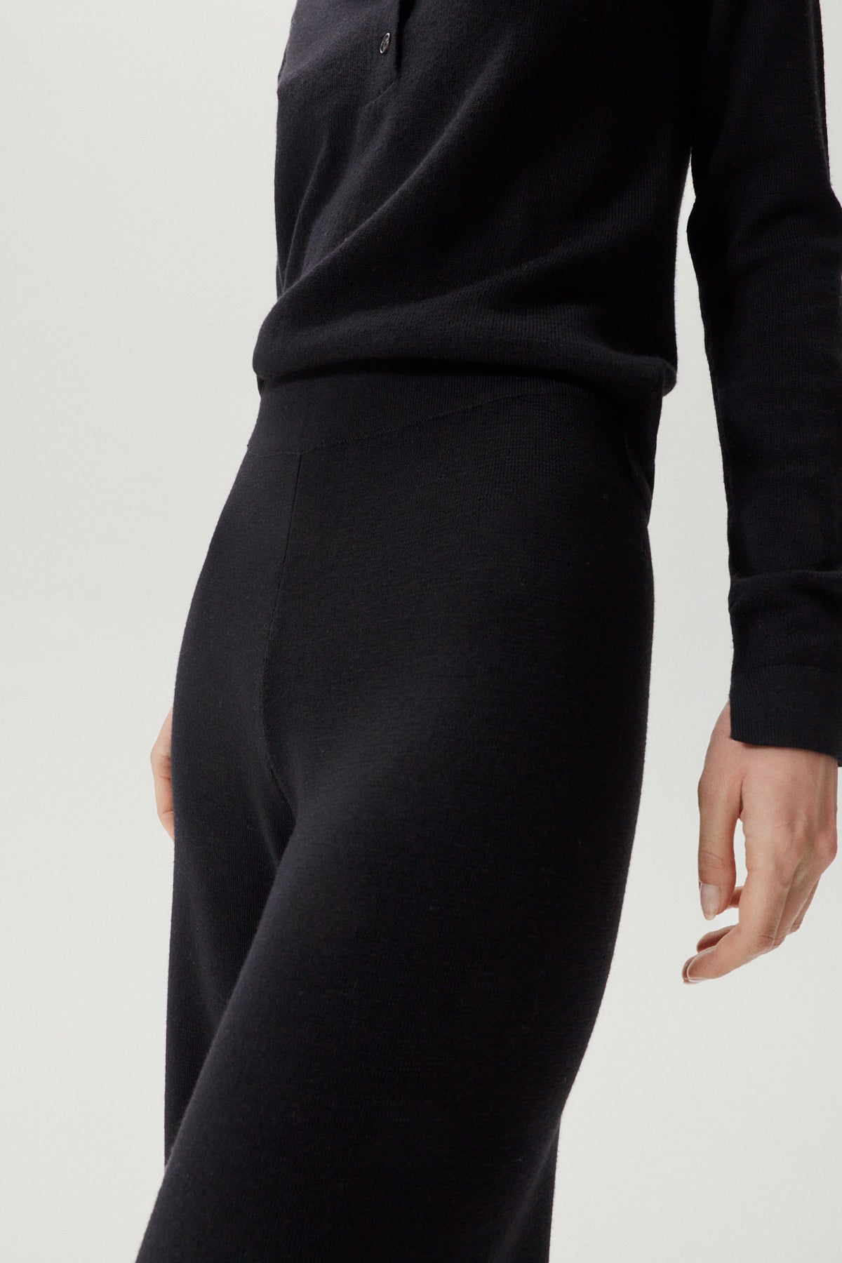 the merino wool wide leg pants black