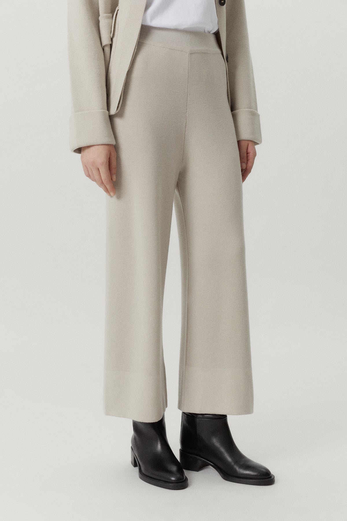 the merino wool wide leg pants pearl
