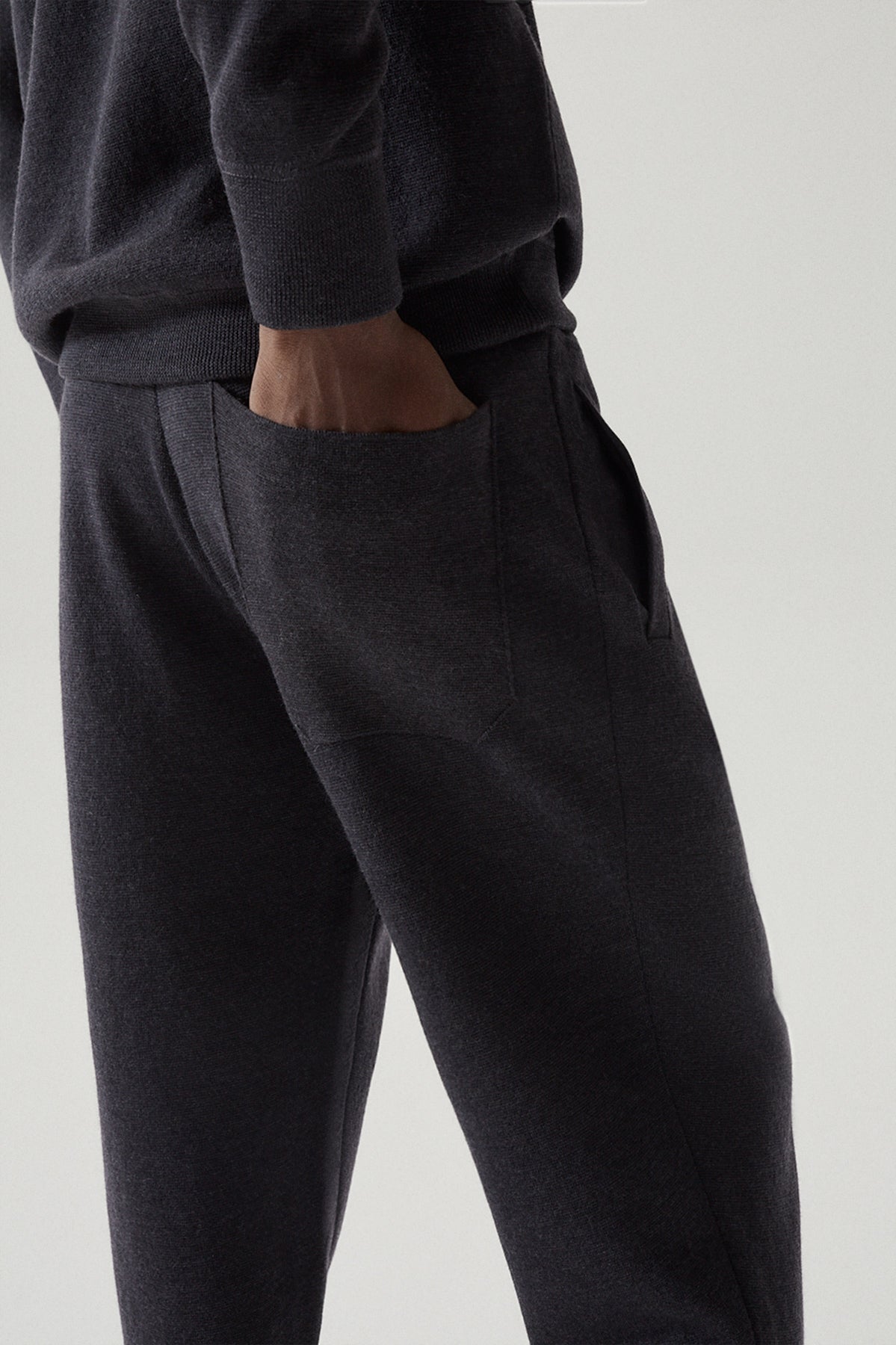 the merino wool sweatpants anthracite